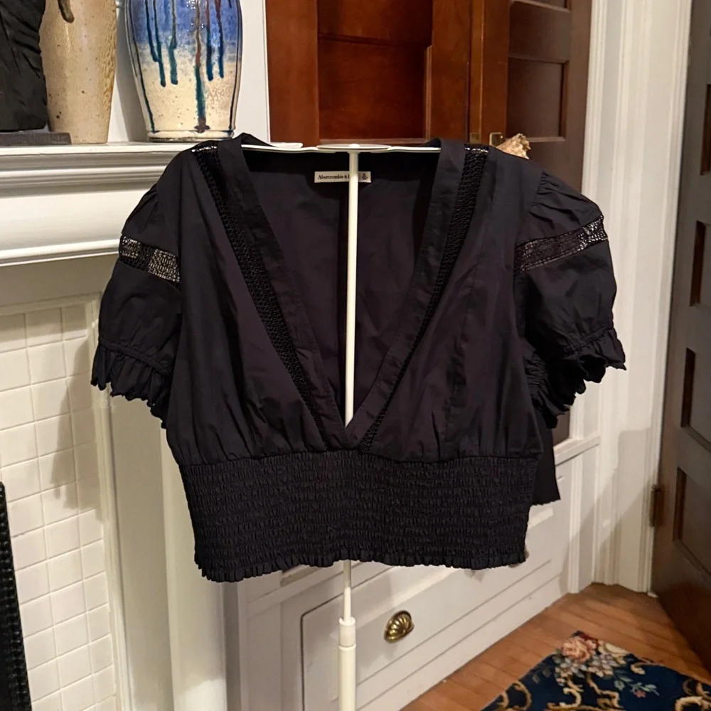 Abercrombie & Fitch Relaxed Peasant‎ blouse - never worn